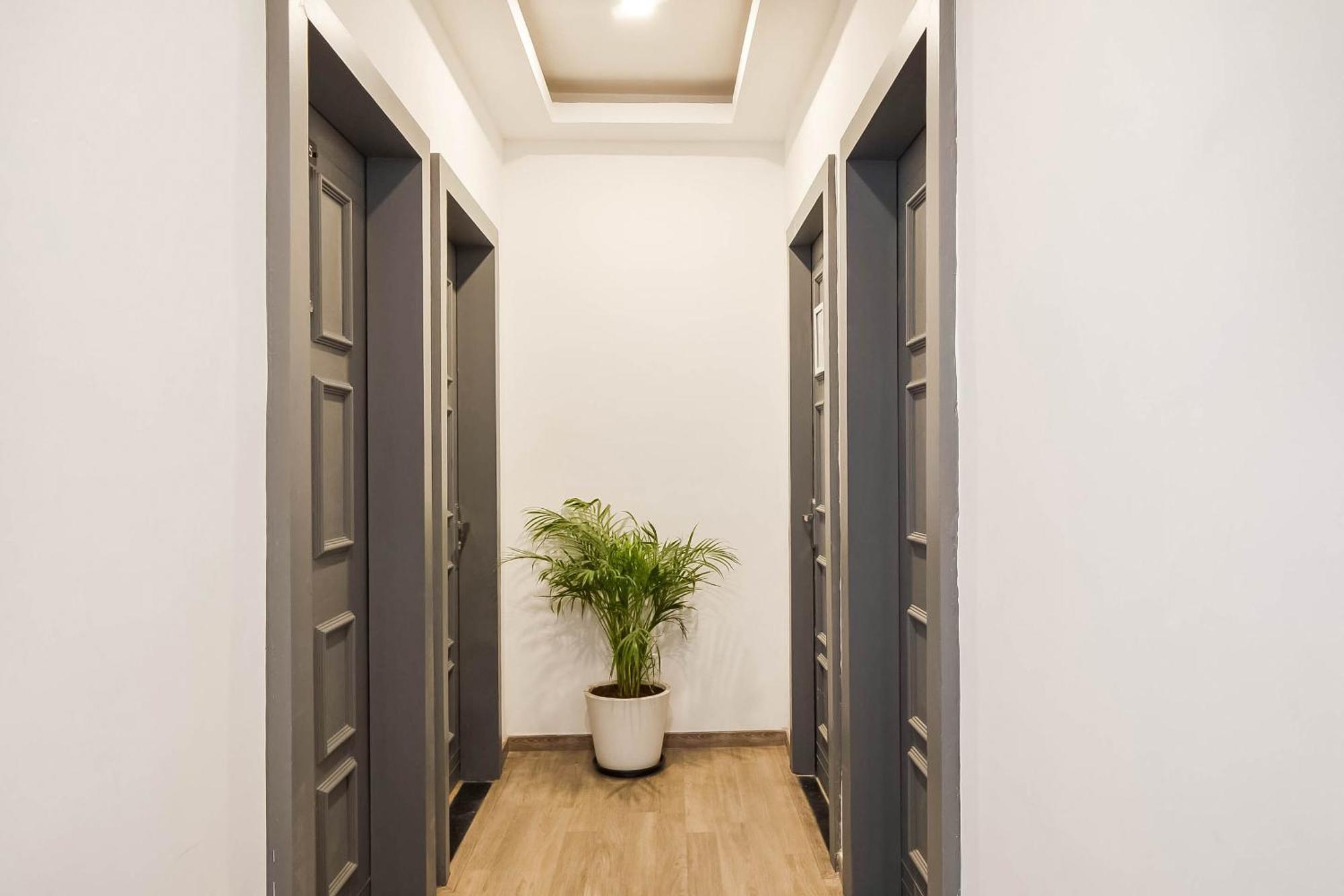 Super Townhouse Lords Inn Regency Manglia Exterior foto