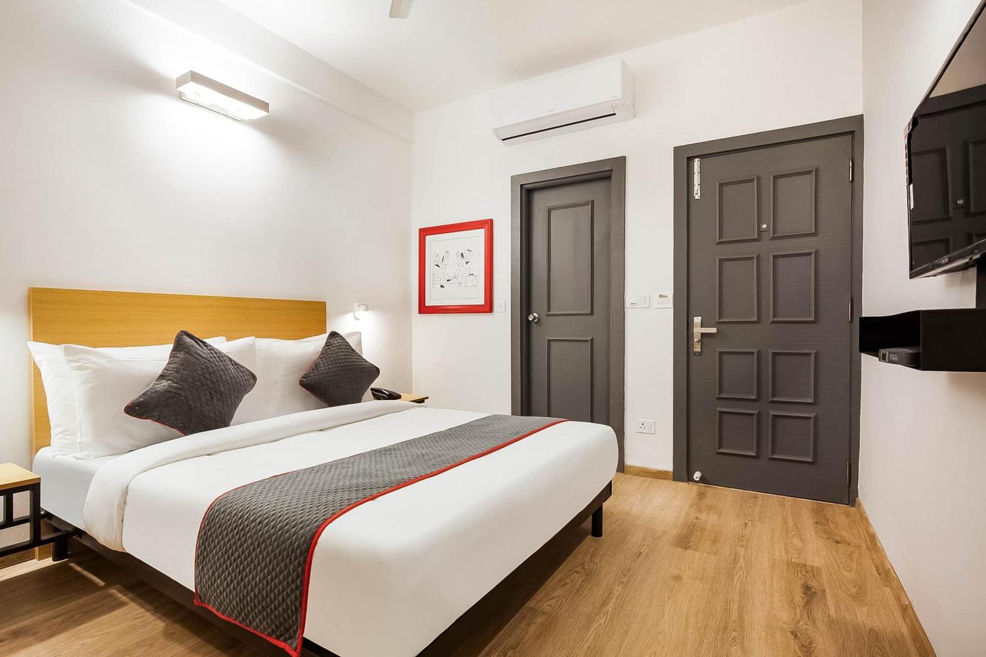 Super Townhouse Lords Inn Regency Manglia Exterior foto