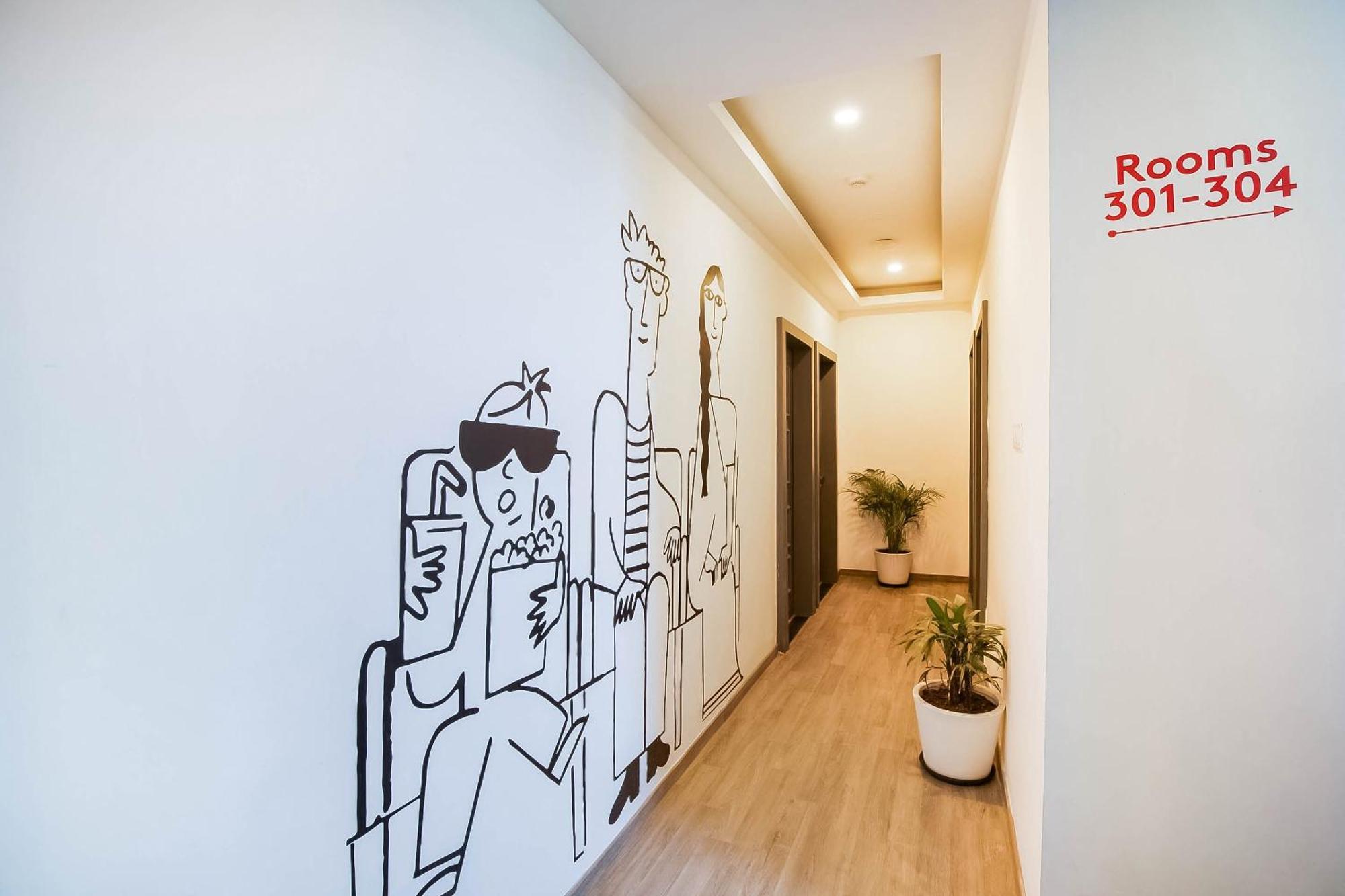 Super Townhouse Lords Inn Regency Manglia Exterior foto