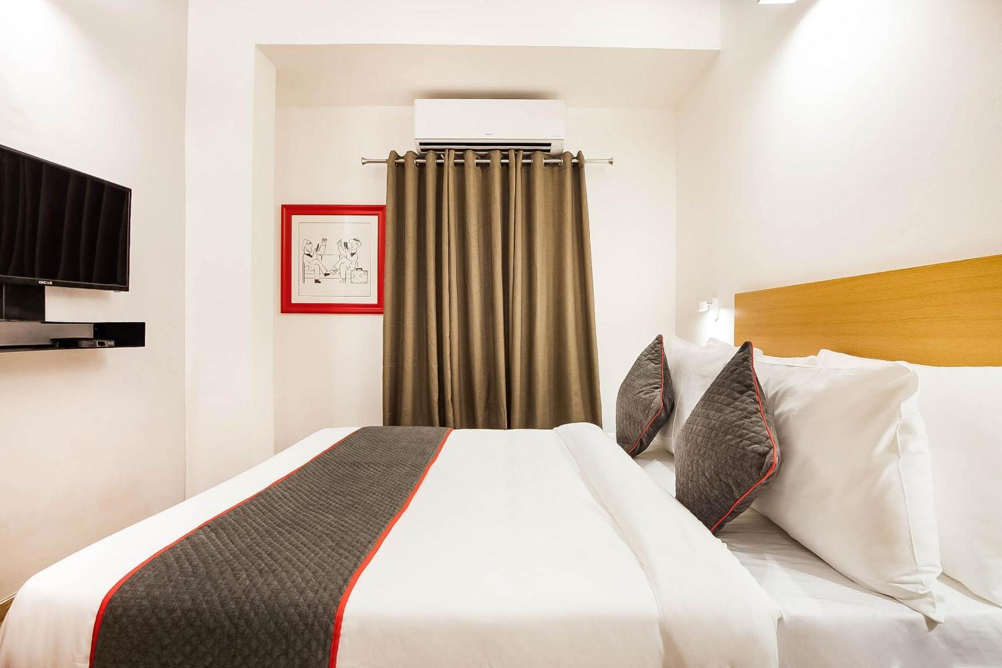 Super Townhouse Lords Inn Regency Manglia Exterior foto
